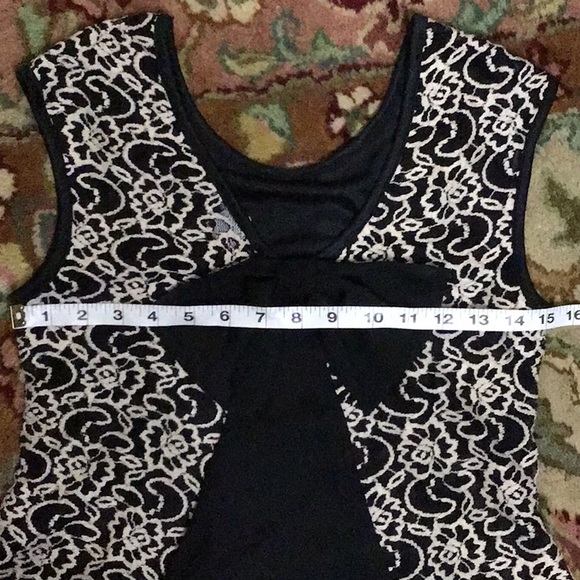 Julie’s Closet Chic Black and Cream Lace and Sheer  Sleeveless Blouse - Picture 8 of 13